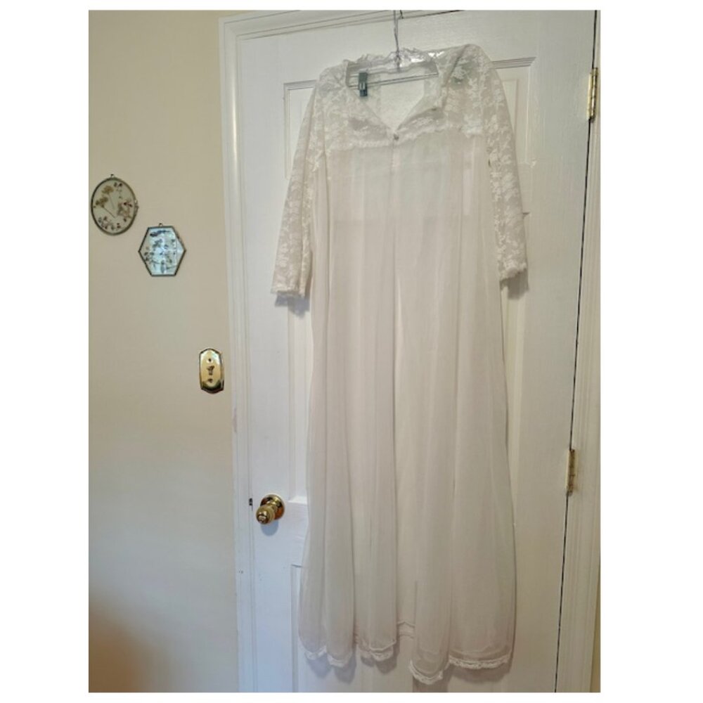 Vintage Nightgown Robe Set Chiffon Lace Peignoir Robe Sz 36 & Nightgown Size 32 - Picture 3 of 12